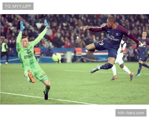 姆巴佩巴黎郊区出身，职业生涯起步于本土青训体系